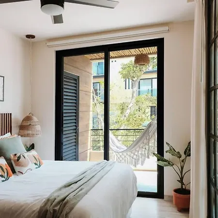 Apartment Jungle With Ocean View Rooftop Pool & Gym *
