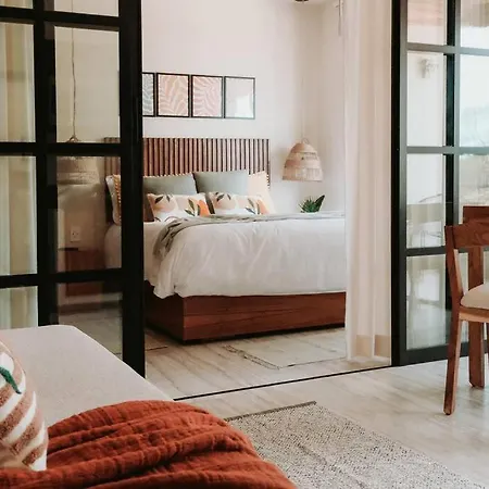 Apartment Jungle With Ocean View Rooftop Pool & Gym