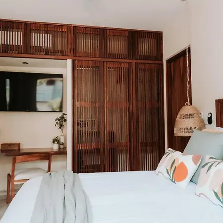 Jungle With Ocean View Rooftop Pool & Gym Apartment *
