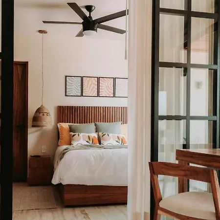 Apartment Jungle With Ocean View Rooftop Pool & Gym *