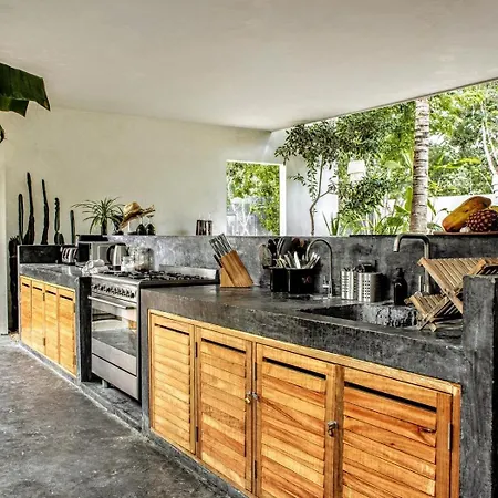102 With 8 Bedrooms In Bahia Principe Holiday home