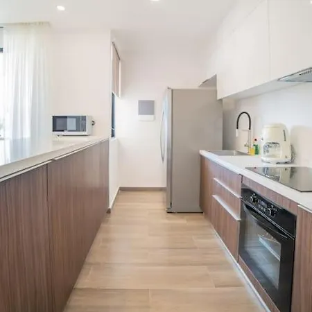 New Beautiful Cozy 1br With Private Pool Apartment *