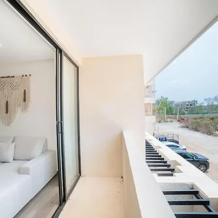 New Beautiful Cozy 1br With Private Pool