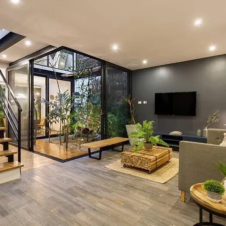 Chic Townhouse With Private Pool And Rooftop View *