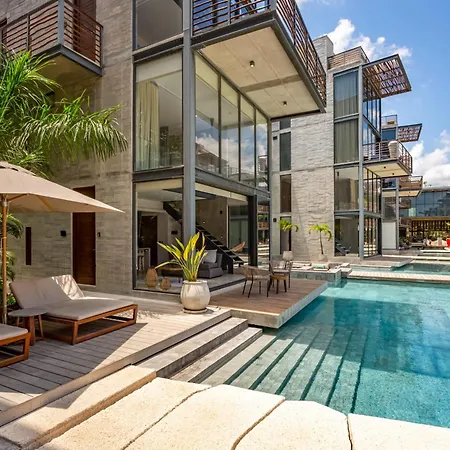 Gorgeous Swim Up - Sleeps 4 - Private Cenote Tulum
