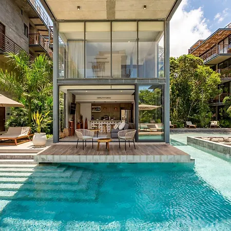 Gorgeous Swim Up - Sleeps 4 - Private Cenote Tulum