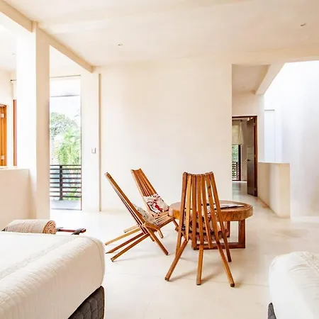 Hotel The Mayan World House Of La Veleta