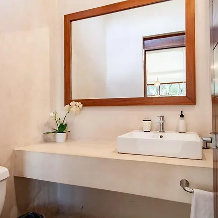 The Mayan World House Of La Veleta 4*