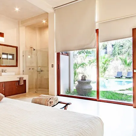The Mayan World House Of La Veleta Hotel