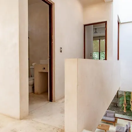 The Mayan World House Of La Veleta Hotel