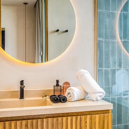 Fast Wi-fi 1br In With Pool, Restaurant, Gym Apartment