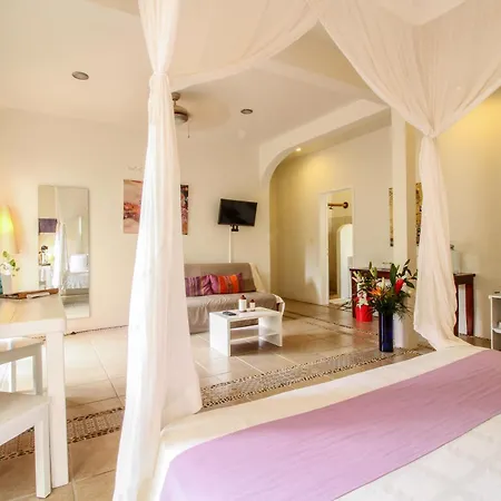 Hotel Geminis Boutique Condohotel 4*