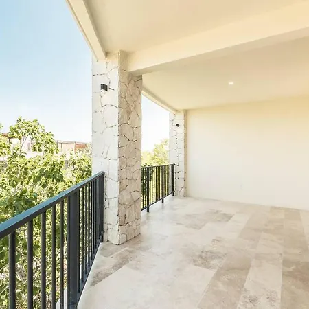 Amazing Penthouse Luxury With Concierge In Exclusive Area *
