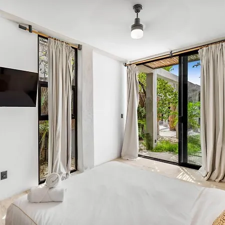 Lux Toh Villa, Rooftop Pool, Wifi, Transport Apartment *