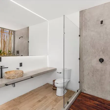 Lux Toh Villa, Rooftop Pool, Wifi, Transport Apartment *
