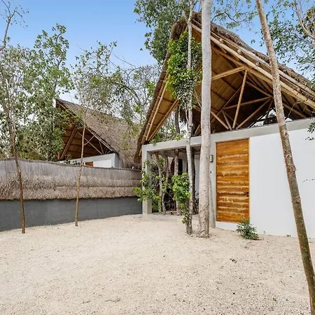 Lux Toh Villa, Rooftop Pool, Wifi, Transport Apartment *