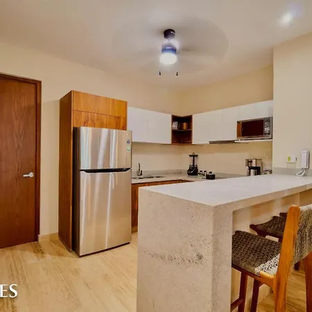Spacious 2 Br. Jungle View Luxury W/prime Location Apartment