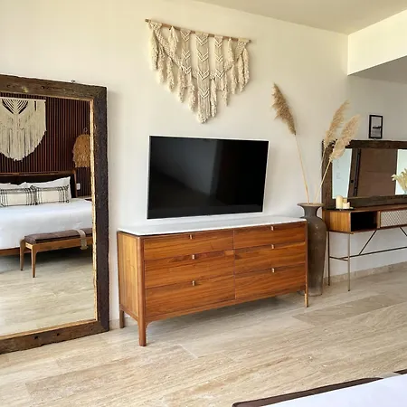 Mistiq Gardens Apartment *