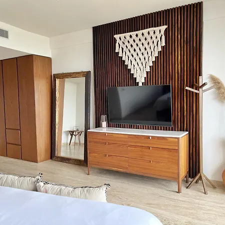 Mistiq Gardens Apartment *