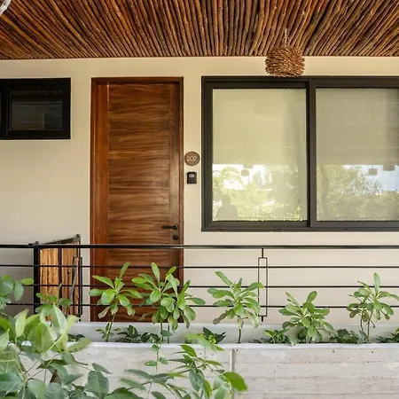 New 1 Bed - - Private Terrace