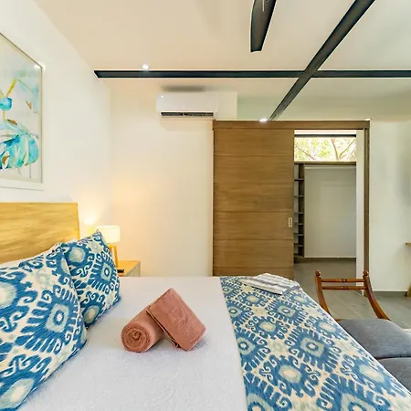 Casa & Chiit - 2 Homes With Different Shared Amenities Villa