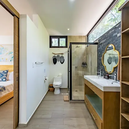 Casa & Chiit - 2 Homes With Different Shared Amenities *