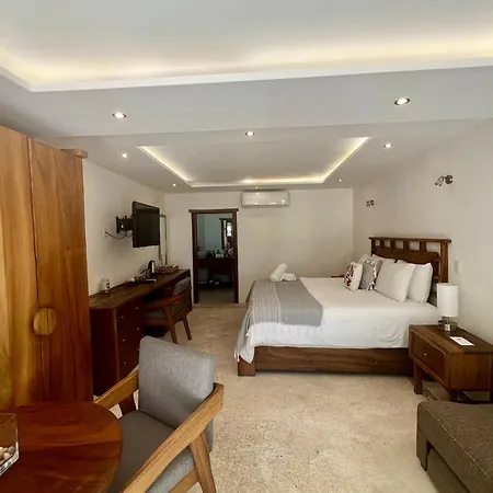 El Paraiso Hotel 4*
