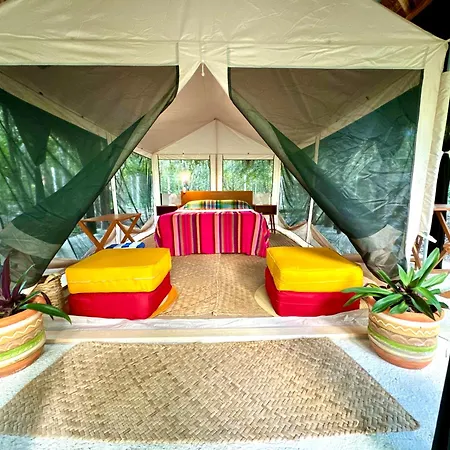 Glamping Bunga Lotus Camping Tulum