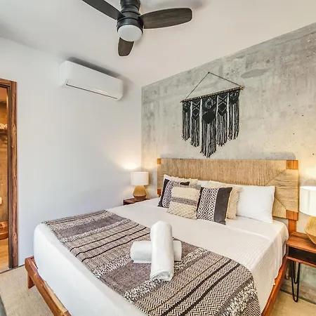 Apartment Divine 1br Swim Up With Cenote And Gym *