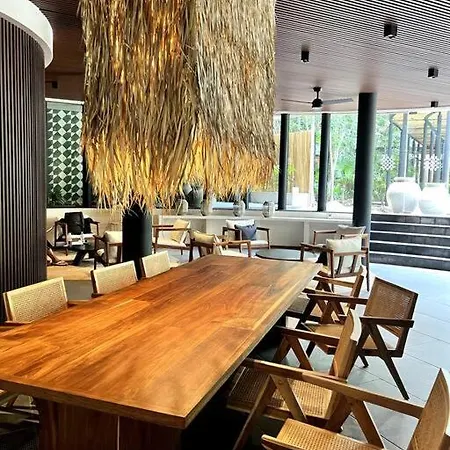 Luxury Condo, Infinity & Cenote Pools, Miraluna, Aldea Zama Apartment