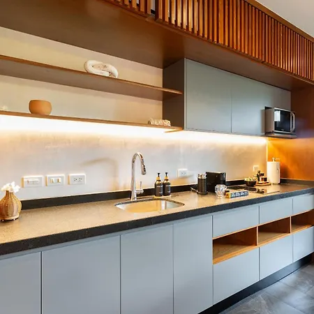 Apartment Luxury Condo, Infinity & Cenote Pools, Miraluna, Aldea Zama