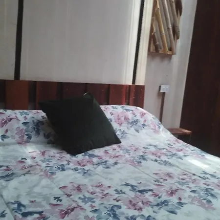 Xxxxxxx *