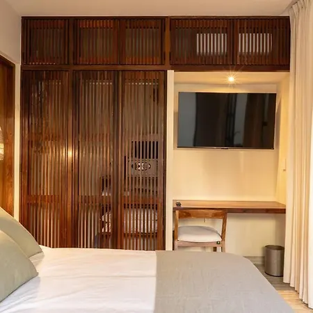 Apartment Private Pool & Terrace - Sleeps 4 Near The - B104