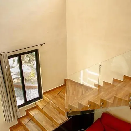 Casa Rosse