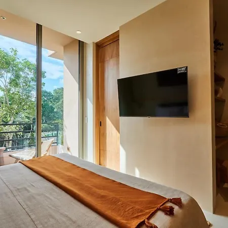 Aflora Luxe Apartment