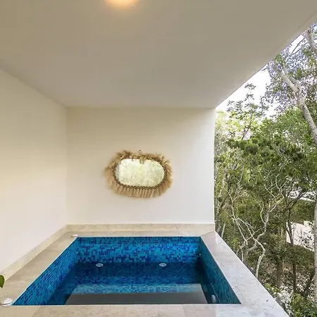 Jungle Star Luxe Apt