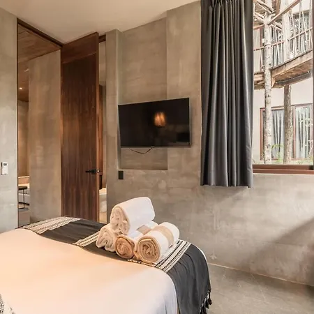 Romance In The Jungle Beach Club Access Holiday home