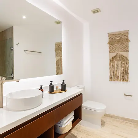 Mistiq Temple I Apartment *