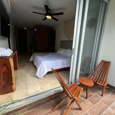Apartment Luxury Poolside Haven