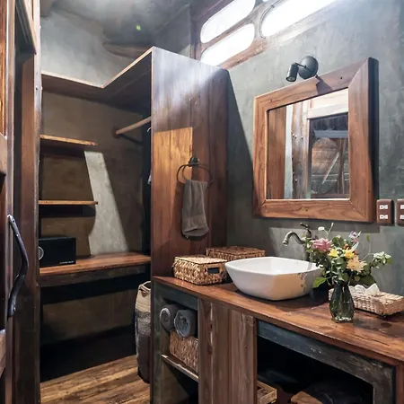 Casa Moksha Hotel 4*