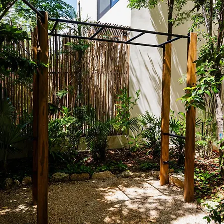 Penthouse With Private Jungle, Pool, Downtown