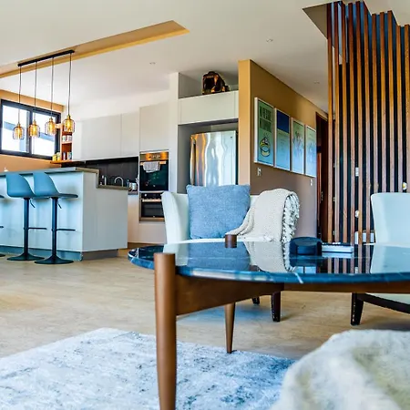 Penthouse 3 Bedroom By Casago *