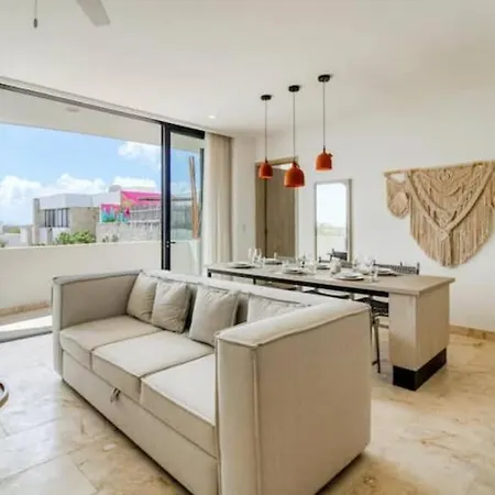Beautiful With Rooftop Pool And Fitness Area Apartment *