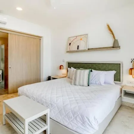 Apartment Beautiful With Rooftop Pool And Fitness Area