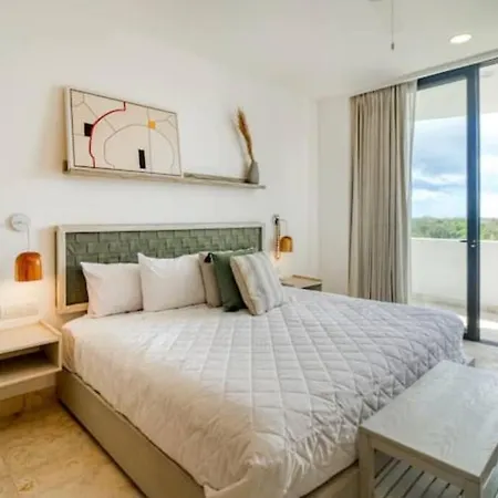 Beautiful With Rooftop Pool And Fitness Area Apartment *