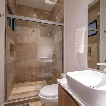 Lux With Private Plunge Pool And Gym