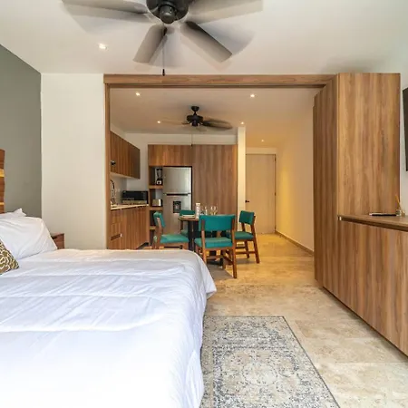 Holiday home King With Balcony, Gym And Rooftop Pool