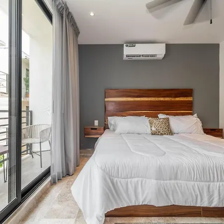 Holiday home King With Balcony, Gym And Rooftop Pool *