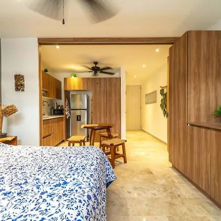 Holiday home King With Private Balcony, Gym And Rooftop Pool