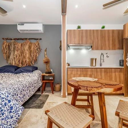 King With Private Balcony, Gym And Rooftop Pool Holiday home *